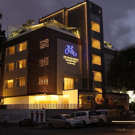 เดอะ รอยัล ซีเนต เรซ คอร์ส โร้ด Hotel บังกาลอร์ ภายนอก รูปภาพ