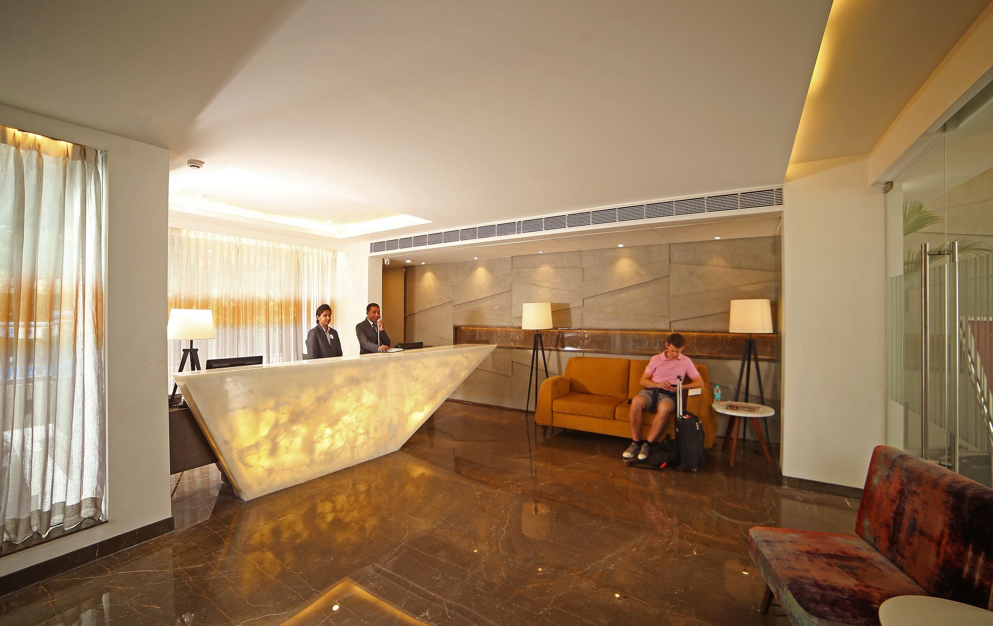 เดอะ รอยัล ซีเนต เรซ คอร์ส โร้ด Hotel บังกาลอร์ ภายนอก รูปภาพ